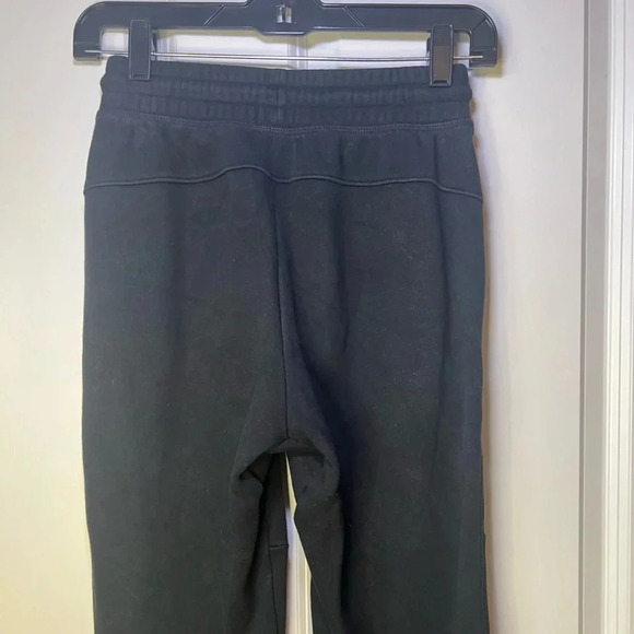 GapFit Kids Tech Jogger - Picture 8 of 10